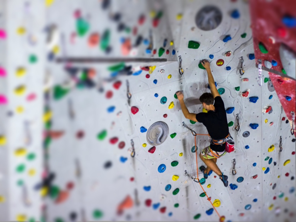 Schnupperklettern Kletterkurs in der Halle. Indoor Klettern lernen. Klettern lernen Klettern Kletterkurs